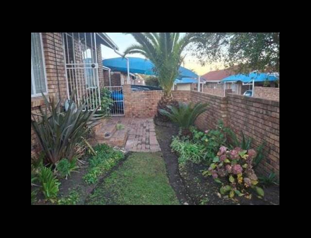 3 BEDROOM TOWNHOUSE FOR SALE IN NORKEM PARK